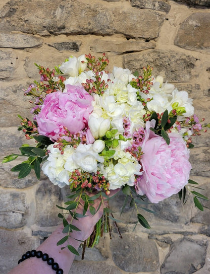 Sweet Romance –  Flowers By Marvin, Picton ON