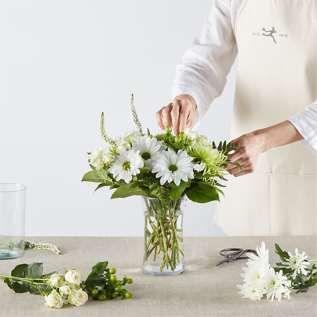 Irish Garden - A Florist Original –  Flowers By Marvin, Picton ON